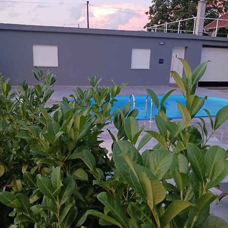 Maja Lägenhet Velika Gorica Exteriör bild