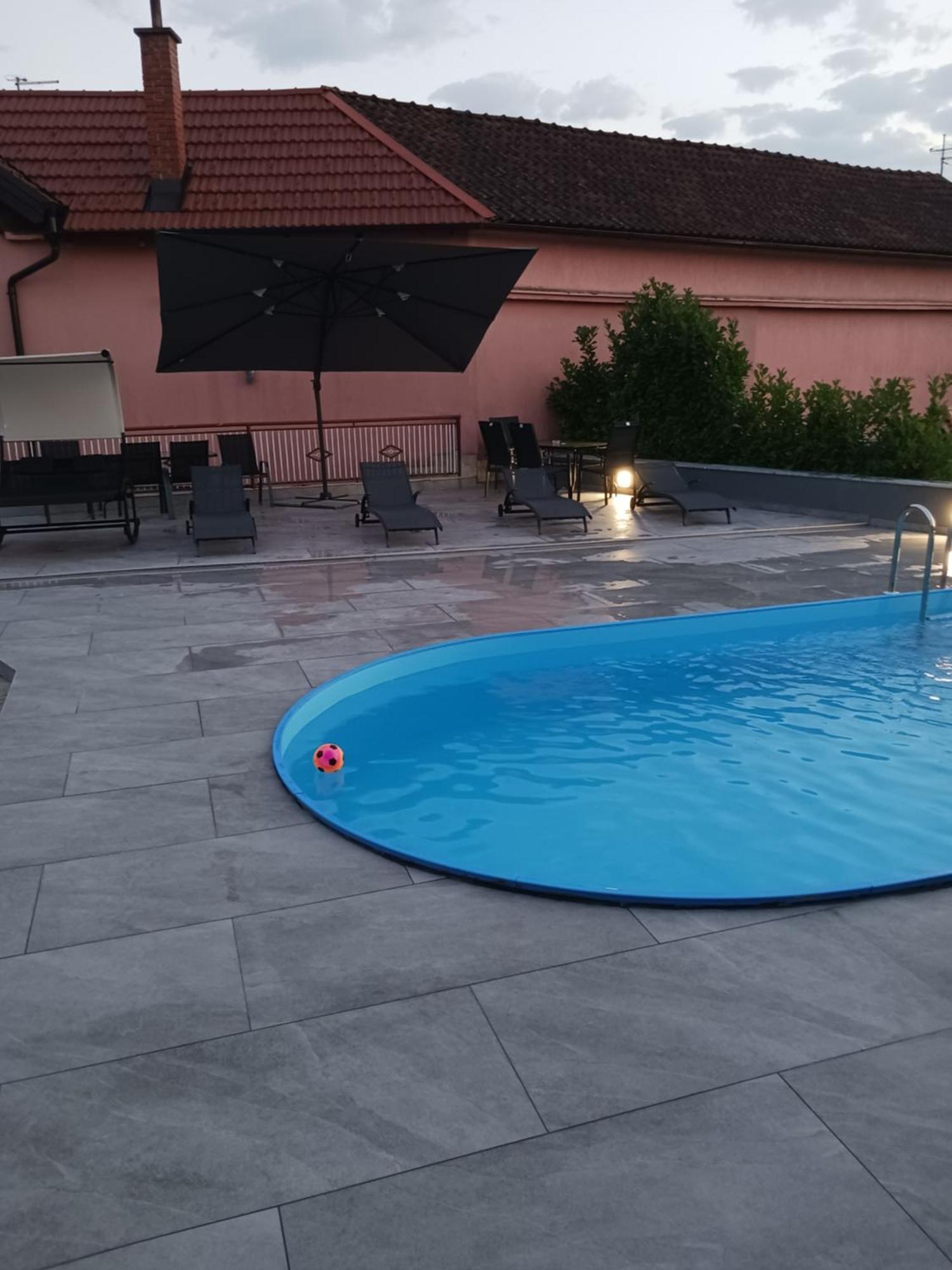 Maja Lägenhet Velika Gorica Exteriör bild